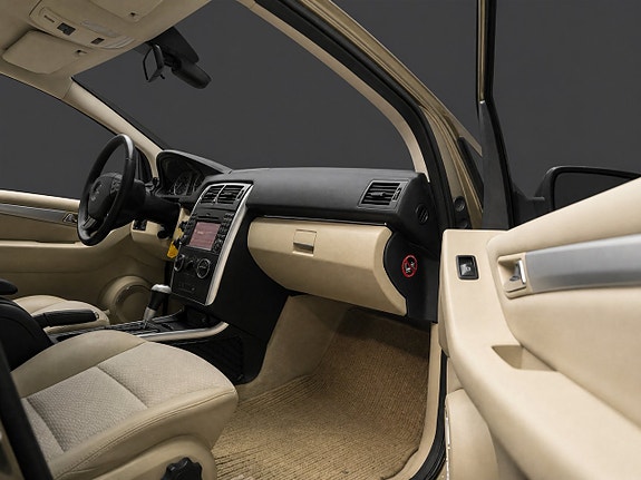 Mercedes-Benz B200 14 of 16