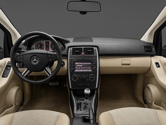 Mercedes-Benz B200 9 of 16