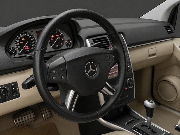 Mercedes-Benz B200 8 of 16