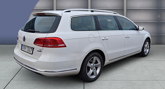 Volkswagen Passat 2 of 5