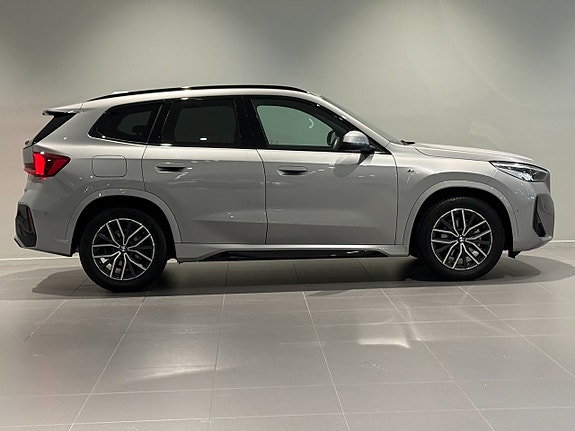 BMW X1 3 of 5