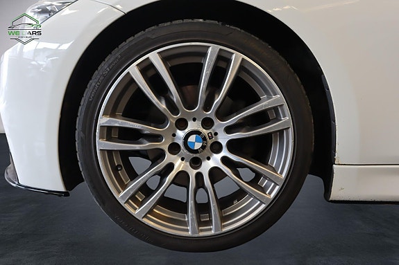 BMW 320d 2 of 5
