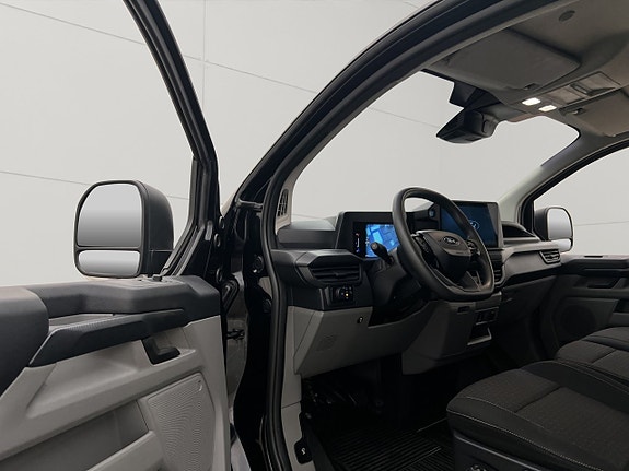 Ford Transit Custom 16 of 30