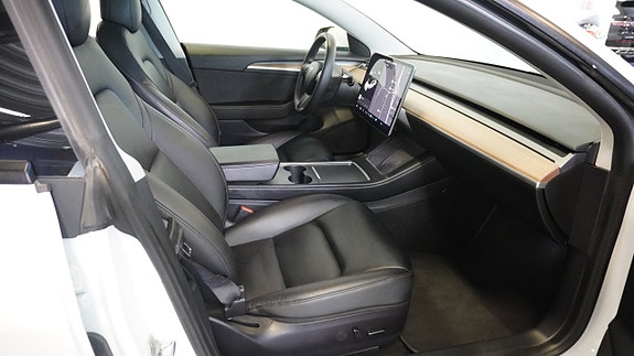 Tesla Model 3 8 of 23