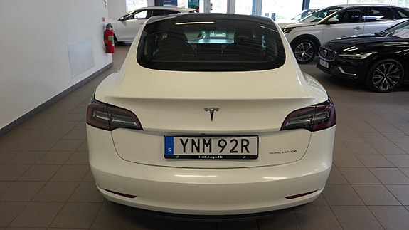 Tesla Model 3 3 of 23