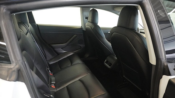 Tesla Model 3 9 of 23