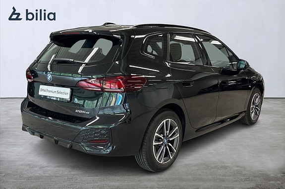BMW 225e 16 of 17