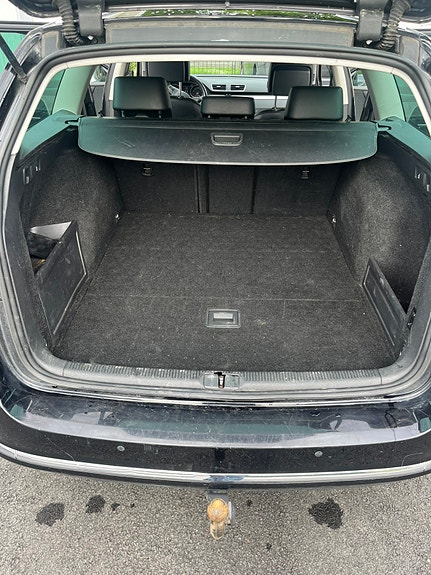Volkswagen Passat 2 of 5