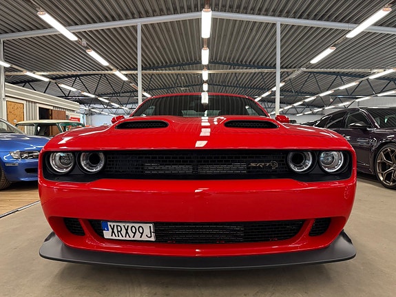 Dodge Challenger 2 of 5