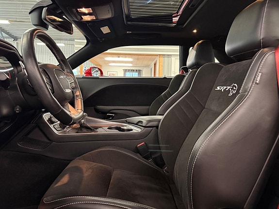 Dodge Challenger 8 of 10