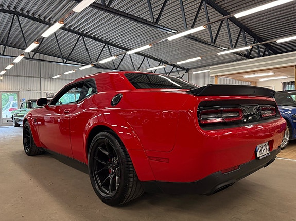 Dodge Challenger 6 of 10
