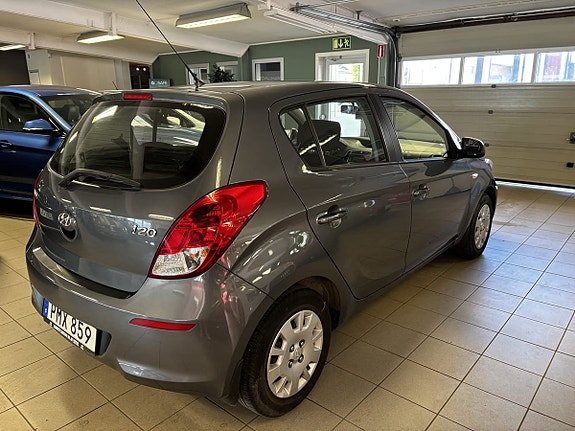 Hyundai i20 3 of 5
