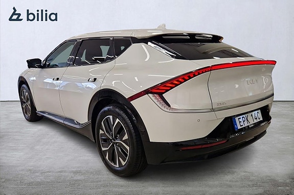 Kia EV6 4 of 5