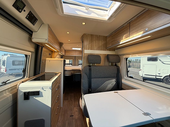 Hymer Yellowstone 4 of 10