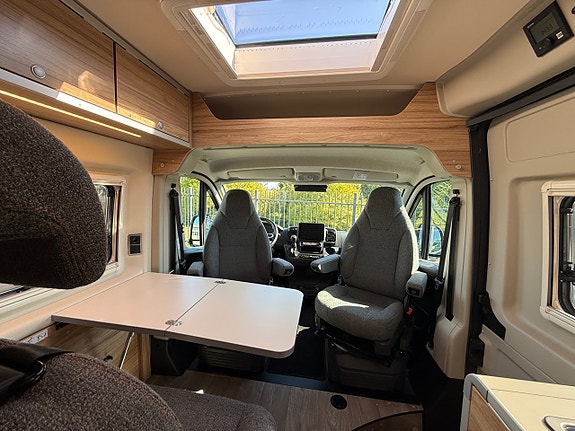 Hymer Yellowstone 3 of 10