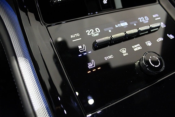Porsche Panamera 4 18 of 19