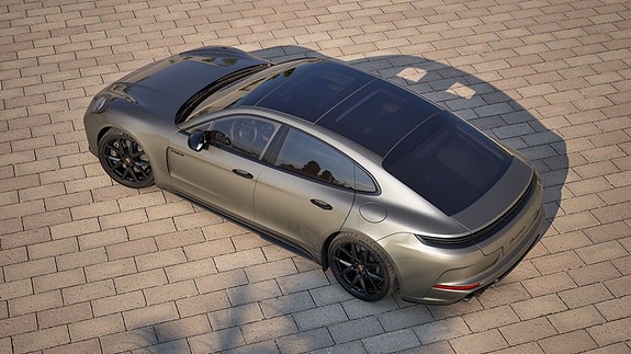 Porsche Panamera 4 3 of 5