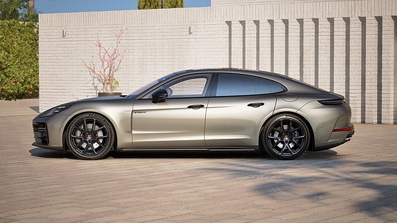Porsche Panamera 4 2 of 5