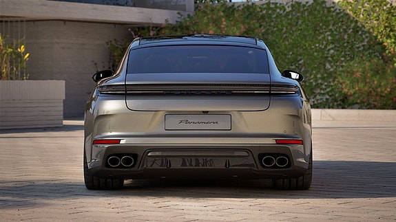 Porsche Panamera 4 5 of 5