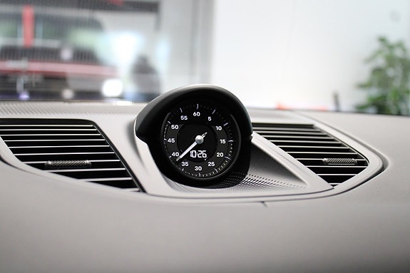 Porsche Panamera 4 17 of 19