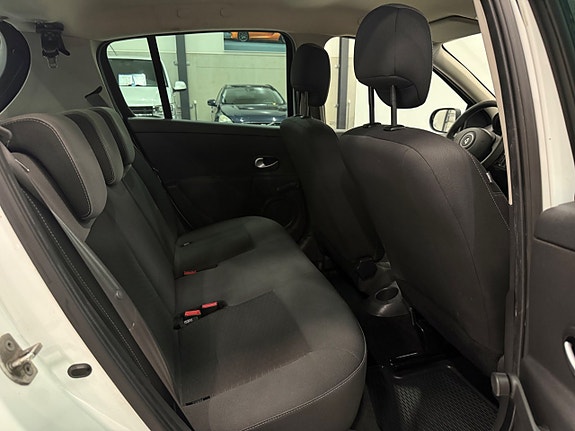 Renault Clio 13 of 18