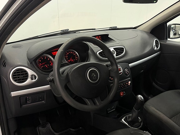 Renault Clio 8 of 18