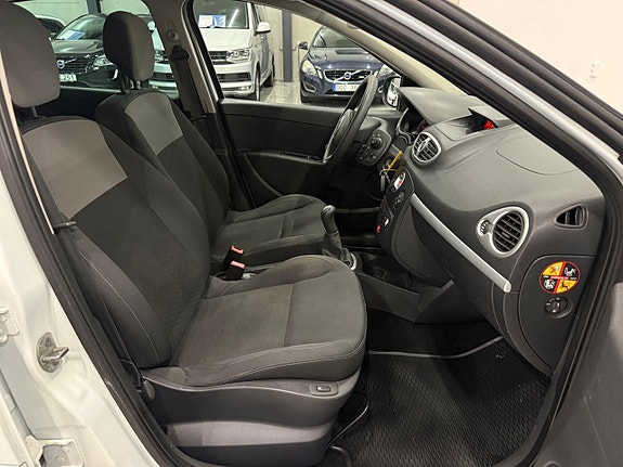Renault Clio 12 of 18