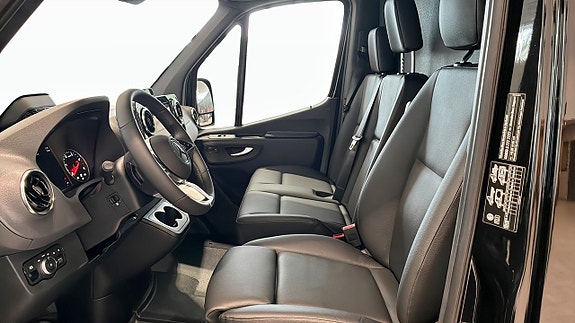 Mercedes-Benz Sprinter 319 3 of 9