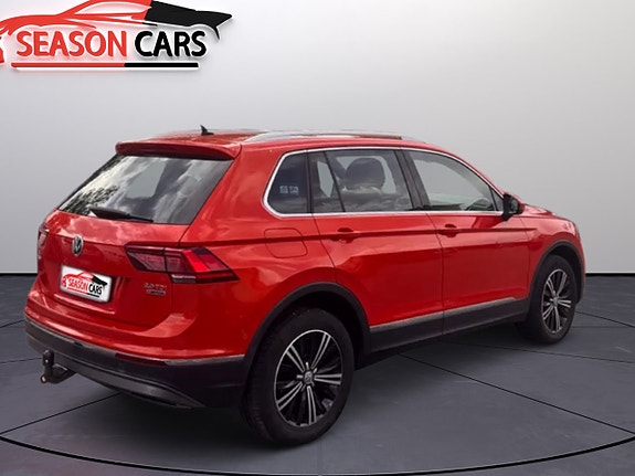 Volkswagen Tiguan 2 of 5