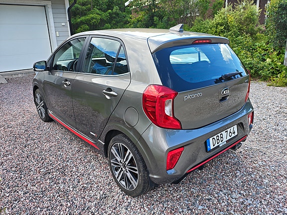 Kia Picanto 3 of 5