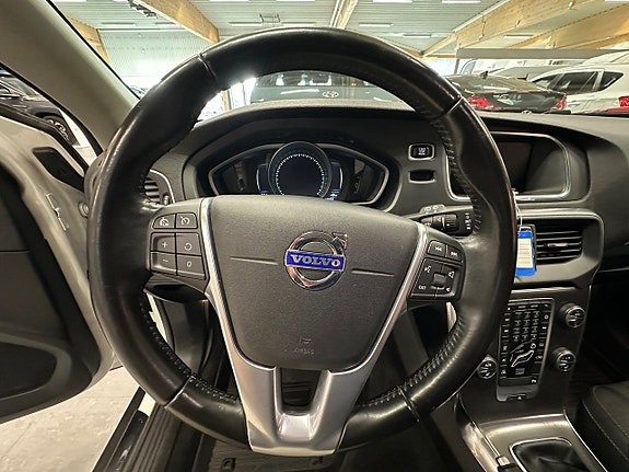 Volvo V40 Cross Country 7 of 8