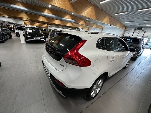 Volvo V40 Cross Country 3 of 5