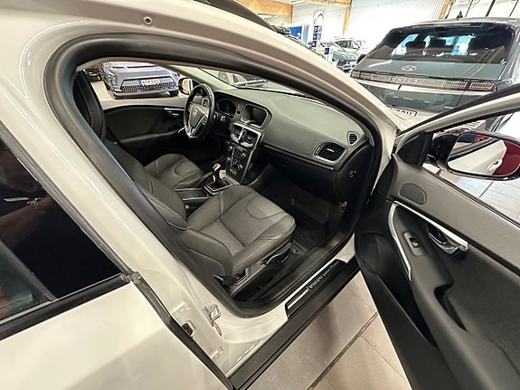 Volvo V40 Cross Country 5 of 5