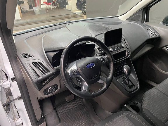 Ford Transit Connect 5 of 9