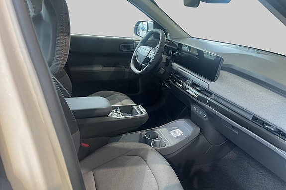 Kia EV3 8 of 16