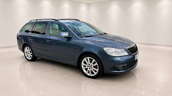 Skoda Octavia 2 of 5