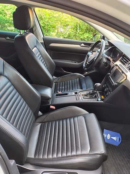Volkswagen Passat Alltrack 4 of 5