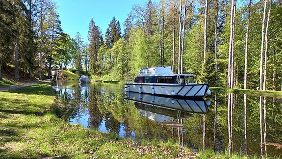 Hyr båt på Göta Kanal – 10% rabatt juli, augusti 7 of 12