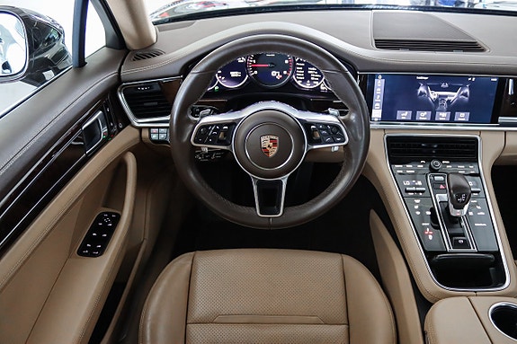 Porsche Panamera 4S 10 of 19