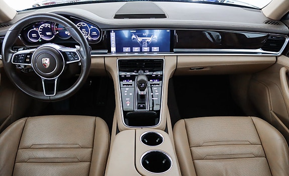 Porsche Panamera 4S 9 of 19