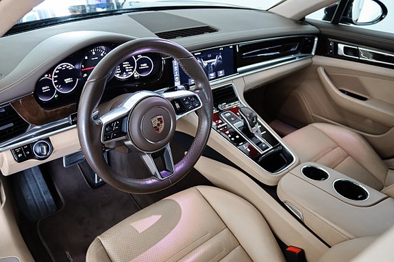 Porsche Panamera 4S 7 of 19