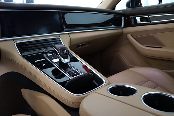 Porsche Panamera 4S 16 of 19