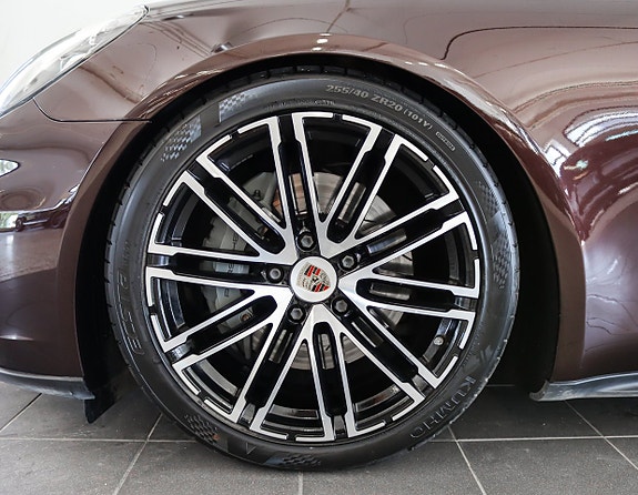 Porsche Panamera 4S 18 of 19
