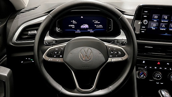 Volkswagen T-Roc 17 of 19