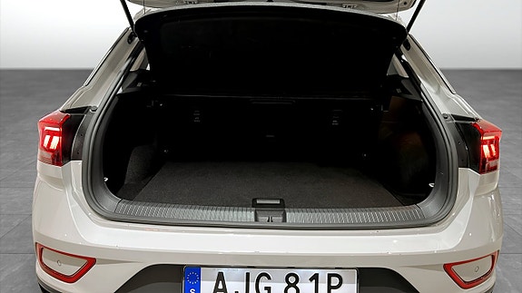 Volkswagen T-Roc 12 of 19