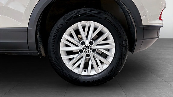 Volkswagen T-Roc 6 of 19