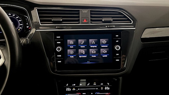 Volkswagen Tiguan 9 of 23
