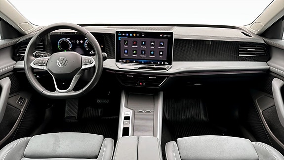 Volkswagen Passat 10 of 19