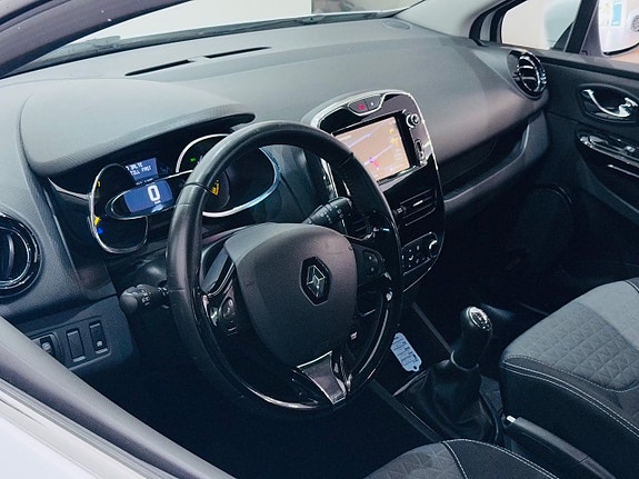 Renault Clio 9 of 19