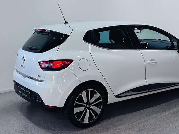 Renault Clio 18 of 19